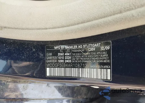 2010 Mercedes-Benz C 300 Luxury/Sport z USA, uszkodzony, nr VIN WDDGF5EB4AR108712